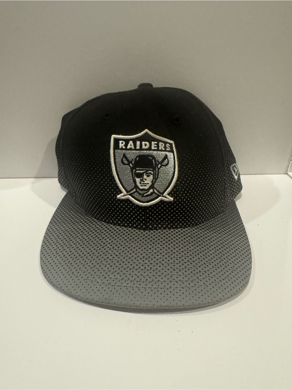 New Era Raiders Black & Gray 9FIFTY Snapback Interior Labels
